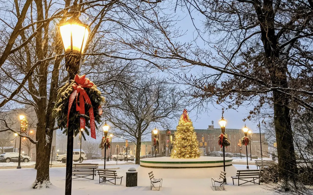 Light Up Latrobe and Holiday Night Market